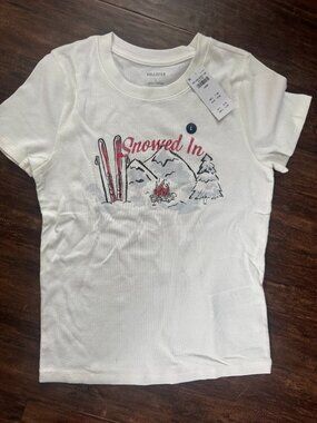 Hollister graphic tee